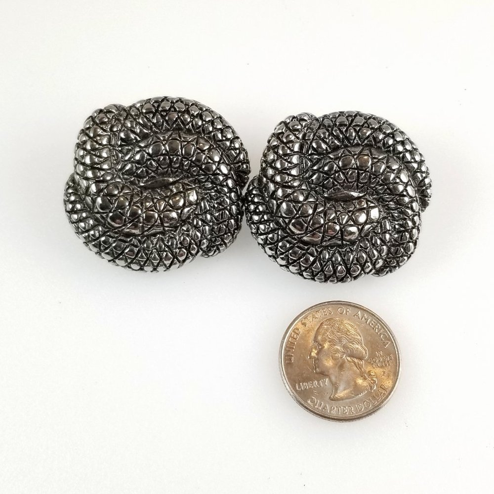 Vintage Alligator Texture Clip On Earrings - Picture 3 of 7